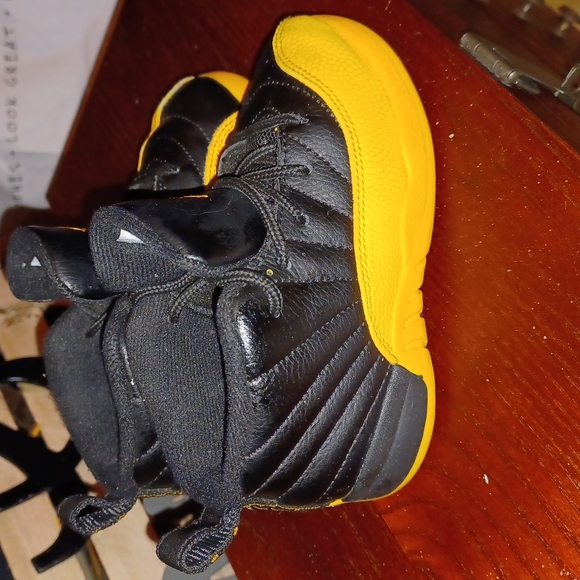 Retro Jordan 12s - Picture 5 of 8